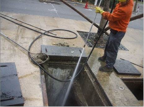 汉滨池底污泥如何清理